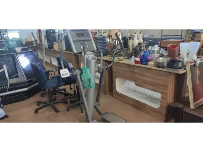 LOTE 534 - 01 ELÍPTICO MODELO LIFE FITNESS 95XI. (NO ESTADO) ATENÇÃO! FAZER A VISITAÇÃO ANTES DE ARREMATAR, NÃO SABEMOS SE FUNCIONA, LEILÃO NÃO TEM GARANTIA E NEM DEVOLUÇÃO, SUJEITO A POSSÍVEIS AVARIAS VISÍVEIS/OCULTAS E/OU AUSÊNCIA DE COMPONENTES.