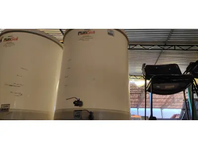 LOTE 340 - 01 FERMENTADORA DE 1.000 LITROS PP PLASUL COM TORNEIRA DE INOX. (NO ESTADO) ATENÇÃO! FAZER A VISITAÇÃO ANTES DE ARREMATAR, NÃO SABEMOS SE FUNCIONA. LEILÃO NÃO TEM GARANTIA E NEM DEVOLUÇÃO, SUJEITO A POSSÍVEIS AVARIAS VISÍVEIS/OCULTAS E/OU AUSÊNCIA DE COMPONENTES.