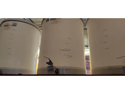 LOTE 343 - 01 FERMENTADORA DE 1.000 LITROS PP PLASUL COM TORNEIRA DE INOX. (NO ESTADO) ATENÇÃO! FAZER A VISITAÇÃO ANTES DE ARREMATAR, NÃO SABEMOS SE FUNCIONA. LEILÃO NÃO TEM GARANTIA E NEM DEVOLUÇÃO, SUJEITO A POSSÍVEIS AVARIAS VISÍVEIS/OCULTAS E/OU AUSÊNCIA DE COMPONENTES.