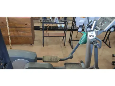 LOTE 534 - 01 ELÍPTICO MODELO LIFE FITNESS 95XI. (NO ESTADO) ATENÇÃO! FAZER A VISITAÇÃO ANTES DE ARREMATAR, NÃO SABEMOS SE FUNCIONA, LEILÃO NÃO TEM GARANTIA E NEM DEVOLUÇÃO, SUJEITO A POSSÍVEIS AVARIAS VISÍVEIS/OCULTAS E/OU AUSÊNCIA DE COMPONENTES.