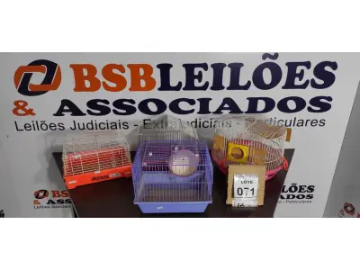 LOTE 071 - 04 GAIOLAS PARA HAMSTER. (NO ESTADO) ATENÇÃO! FAZER A VISITAÇÃO ANTES DE ARREMATAR, NÃO SABEMOS SE FUNCIONA, LEILÃO NÃO TEM GARANTIA E NEM DEVOLUÇÃO, SUJEITO A POSSÍVEIS AVARIAS VISÍVEIS/OCULTAS E/OU AUSÊNCIA DE COMPONENTES.