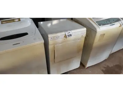 LOTE 358 - 01 MÁQUINA DE LAVAR ROUPAS BRASTEMP 220V. (NO ESTADO) ATENÇÃO! FAZER A VISITAÇÃO ANTES DE ARREMATAR, NÃO SABEMOS SE FUNCIONA. LEILÃO NÃO TEM GARANTIA E NEM DEVOLUÇÃO, SUJEITO A POSSÍVEIS AVARIAS VISÍVEIS/OCULTAS E/OU AUSÊNCIA DE COMPONENTES.