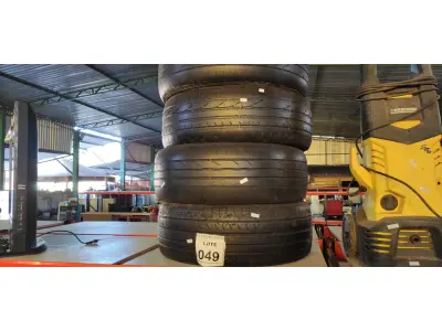 LOTE 049 - 04 PNEUS USADOS 205-55 ARO 16. (NO ESTADO) ATENÇÃO! FAZER A VISITAÇÃO ANTES DE ARREMATAR, NÃO SABEMOS SE FUNCIONA. LEILÃO NÃO TEM GARANTIA E NEM DEVOLUÇÃO, SUJEITO A POSSÍVEIS AVARIAS VISÍVEIS/OCULTAS E/OU AUSÊNCIA DE COMPONENTES.