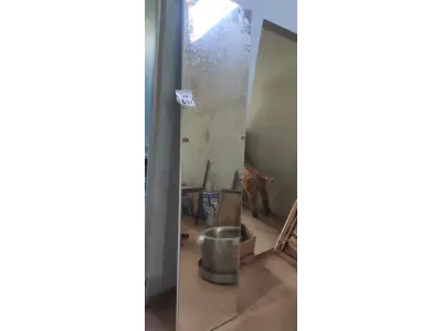 LOTE 637 - 02 ESPELHOS DE GUARDA ROUPAS.  (NO ESTADO) ATENÇÃO! FAZER A VISITAÇÃO ANTES DE ARREMATAR, NÃO SABEMOS SE FUNCIONA, LEILÃO NÃO TEM GARANTIA E NEM DEVOLUÇÃO, SUJEITO A POSSÍVEIS AVARIAS VISÍVEIS/OCULTAS E/OU AUSÊNCIA DE COMPONENTES.