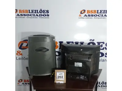 LOTE 202 - 01 FRAGMENTADORA MARCA DUOTEC E 01 TV DE TUBO MARCA SAMSUNG. (NO ESTADO) ATENÇÃO! FAZER A VISITAÇÃO ANTES DE ARREMATAR, NÃO SABEMOS SE FUNCIONA, LEILÃO NÃO TEM GARANTIA E NEM DEVOLUÇÃO, SUJEITO A POSSÍVEIS AVARIAS VISÍVEIS/OCULTAS E/OU AUSÊNCIA DE COMPONENTES.