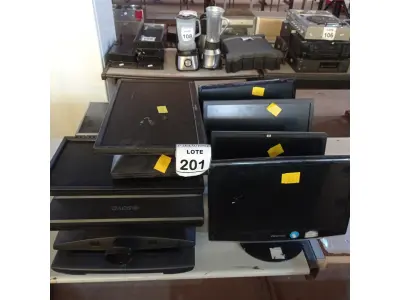 LOTE 201 - 15 NOTEBOOKS DE MARCAS E MODELOS DIVERSOS. (NO ESTADO) ATENÇÃO! FAZER A VISITAÇÃO ANTES DE ARREMATAR, NÃO SABEMOS SE FUNCIONA, LEILÃO NÃO TEM GARANTIA E NEM DEVOLUÇÃO, SUJEITO A POSSÍVEIS AVARIAS VISÍVEIS/OCULTAS E/OU AUSÊNCIA DE COMPONENTES.