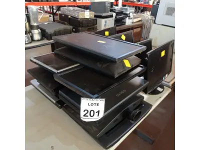 LOTE 201 - 15 NOTEBOOKS DE MARCAS E MODELOS DIVERSOS. (NO ESTADO) ATENÇÃO! FAZER A VISITAÇÃO ANTES DE ARREMATAR, NÃO SABEMOS SE FUNCIONA, LEILÃO NÃO TEM GARANTIA E NEM DEVOLUÇÃO, SUJEITO A POSSÍVEIS AVARIAS VISÍVEIS/OCULTAS E/OU AUSÊNCIA DE COMPONENTES.