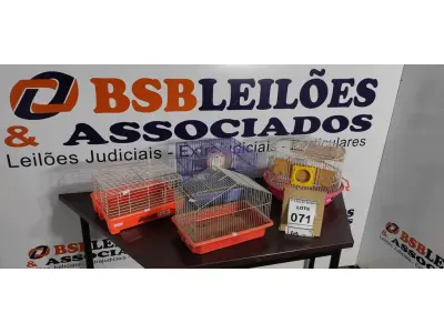 LOTE 071 - 04 GAIOLAS PARA HAMSTER. (NO ESTADO) ATENÇÃO! FAZER A VISITAÇÃO ANTES DE ARREMATAR, NÃO SABEMOS SE FUNCIONA, LEILÃO NÃO TEM GARANTIA E NEM DEVOLUÇÃO, SUJEITO A POSSÍVEIS AVARIAS VISÍVEIS/OCULTAS E/OU AUSÊNCIA DE COMPONENTES.