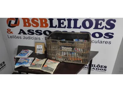 LOTE 093 - 01 LOTE COM GRANDE QUANTIDADE DE PACOTES DE GESSO RÁPIDO PARA MOLDURAS, REPAROS E MOLDES DE 1KG CADA MARCA REJUMASSA. (NOVO) (NO ESTADO) ATENÇÃO! FAZER A VISITAÇÃO ANTES DE ARREMATAR, NÃO SABEMOS SE FUNCIONA. LEILÃO NÃO TEM GARANTIA E NEM DEVOLUÇÃO, SUJEITO A POSSÍVEIS AVARIAS VISÍVEIS/OCULTAS E/OU AUSÊNCIA DE COMPONENTES.