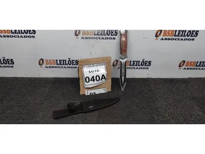 LOTE 040 - PUNHAL IMPORTADA AÇO INOXIDÁVEL CABO EM MADEIRA   FULL TANG BAINHA DE NYLON TAMANHO TOTAL 28CM PESO 288G . (NO ESTADO) ATENÇÃO! FAZER A VISITAÇÃO ANTES DE ARREMATAR, NÃO SABEMOS SE FUNCIONA, LEILÃO NÃO TEM GARANTIA E NEM DEVOLUÇÃO, SUJEITO A POSSÍVEIS AVARIAS VISÍVEIS/OCULTAS E/OU AUSÊNCIA DE COMPONENTES.