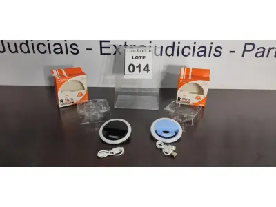 LOTE 014 - 02 SELFIE RING LIGHT PARA CELULARES.  (NO ESTADO) ATENÇÃO! FAZER A VISITAÇÃO ANTES DE ARREMATAR, NÃO SABEMOS SE FUNCIONA. LEILÃO NÃO TEM GARANTIA E NEM DEVOLUÇÃO, SUJEITO A POSSÍVEIS AVARIAS VISÍVEIS/OCULTAS E/OU AUSÊNCIA DE COMPONENTES.