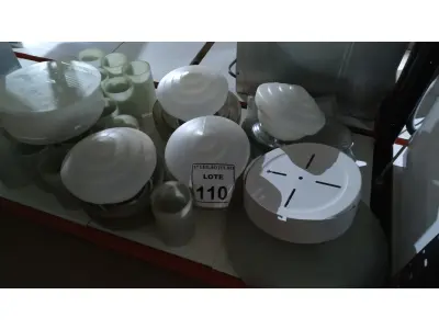 LOTE 110 - 01 LOTE COM VÁRIAS CÚPULAS DE VIDRO E PLÁSTICO. (NO ESTADO) ATENÇÃO! FAZER A VISITAÇÃO ANTES DE ARREMATAR, NÃO SABEMOS SE FUNCIONA. LEILÃO NÃO TEM GARANTIA E NEM DEVOLUÇÃO, SUJEITO A POSSÍVEIS AVARIAS VISÍVEIS/OCULTAS E/OU AUSÊNCIA DE COMPONENTES.