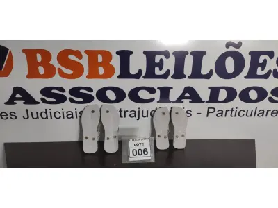 LOTE 006 - 02 PARES DE SANDÁLIAS HAVAIANAS MODELO FEMININO NUMERAÇÕES 33 E 37.  (NO ESTADO) ATENÇÃO! FAZER A VISITAÇÃO ANTES DE ARREMATAR, NÃO SABEMOS SE FUNCIONA. LEILÃO NÃO TEM GARANTIA E NEM DEVOLUÇÃO, SUJEITO A POSSÍVEIS AVARIAS VISÍVEIS/OCULTAS E/OU AUSÊNCIA DE COMPONENTES.