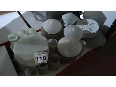 LOTE 110 - 01 LOTE COM VÁRIAS CÚPULAS DE VIDRO E PLÁSTICO. (NO ESTADO) ATENÇÃO! FAZER A VISITAÇÃO ANTES DE ARREMATAR, NÃO SABEMOS SE FUNCIONA. LEILÃO NÃO TEM GARANTIA E NEM DEVOLUÇÃO, SUJEITO A POSSÍVEIS AVARIAS VISÍVEIS/OCULTAS E/OU AUSÊNCIA DE COMPONENTES.