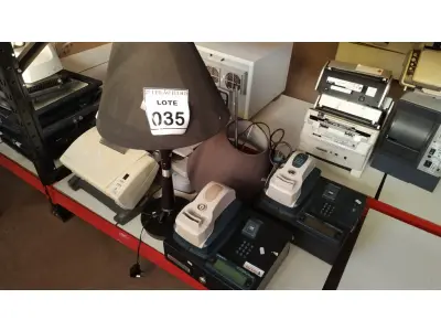 LOTE 035 - 03 SCANNER’S MARCAS E MODELOS DIVERSOS, 02 ABAJURES, 02 RELÓGIOS DE PONTO TELEMÁTICA CODIN. (NO ESTADO) ATENÇÃO! FAZER A VISITAÇÃO ANTES DE ARREMATAR, NÃO SABEMOS SE FUNCIONA. LEILÃO NÃO TEM GARANTIA E NEM DEVOLUÇÃO, SUJEITO A POSSÍVEIS AVARIAS VISÍVEIS/OCULTAS E/OU AUSÊNCIA DE COMPONENTES.