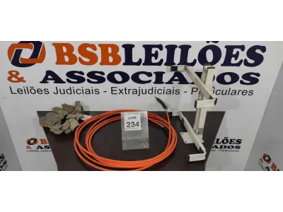 LOTE 234 - 01 CABO DE COMANDO, 10 MANILHAS/SAPATILHAS PARA CABO E 01 SUPORTE PARA MICRO-ONDAS. (NO ESTADO) ATENÇÃO! FAZER A VISITAÇÃO ANTES DE ARREMATAR, NÃO SABEMOS SE FUNCIONA. LEILÃO NÃO TEM GARANTIA E NEM DEVOLUÇÃO, SUJEITO A POSSÍVEIS AVARIAS VISÍVEIS/OCULTAS E/OU AUSÊNCIA DE COMPONENTES.