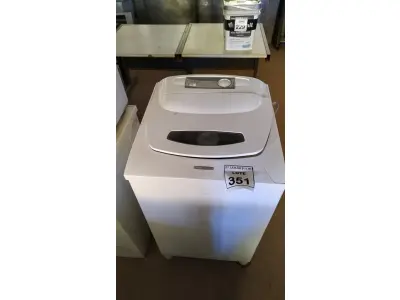 LOTE 351 - 01 MÁQUINA DE LAVAR MARCA BRASTEMP 5KG. (NO ESTADO) ATENÇÃO! FAZER A VISITAÇÃO ANTES DE ARREMATAR, NÃO SABEMOS SE FUNCIONA. LEILÃO NÃO TEM GARANTIA E NEM DEVOLUÇÃO, SUJEITO A POSSÍVEIS AVARIAS VISÍVEIS/OCULTAS E/OU AUSÊNCIA DE COMPONENTES.