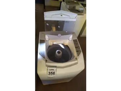 LOTE 356 - 01 MÁQUINA DE LAVAR ROUPAS BRASTEMP 8KG 127V. (NO ESTADO) ATENÇÃO! FAZER A VISITAÇÃO ANTES DE ARREMATAR, NÃO SABEMOS SE FUNCIONA. LEILÃO NÃO TEM GARANTIA E NEM DEVOLUÇÃO, SUJEITO A POSSÍVEIS AVARIAS VISÍVEIS/OCULTAS E/OU AUSÊNCIA DE COMPONENTES.