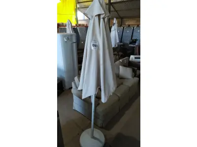 LOTE 093 - 01 UMBRELLA (GUARDA SOL). (NO ESTADO EM QUE SE ENCONTRA. SUJEITO A AVARIAS OCULTAS/VISÍVEIS.)  BH1656K