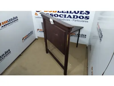 LOTE 006 - 01 CABECEIRA DE CAMA HEADBOARD TWIN. (NO ESTADO EM QUE SE ENCONTRA. SUJEITO A AVARIAS OCULTAS/VISÍVEIS.) BJ6987E