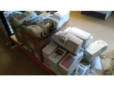 LOTE 339 - 01 LOTE COM GRANDE QUANTIDADE DE DISPENSER PARA SABÃO.(NO ESTADO) ATENÇÃO! FAZER A VISITAÇÃO ANTES DE ARREMATAR, NÃO SABEMOS SE FUNCIONA. LEILÃO NÃO TEM GARANTIA E NEM DEVOLUÇÃO, SUJEITO A POSSÍVEIS AVARIAS VISÍVEIS/OCULTAS E/OU AUSÊNCIA DE COMPONENTES.