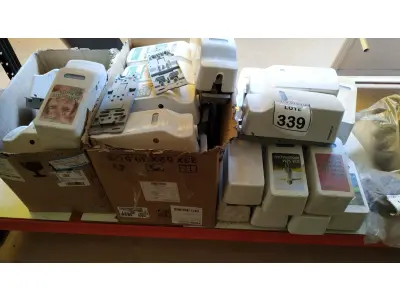 LOTE 339 - 01 LOTE COM GRANDE QUANTIDADE DE DISPENSER PARA SABÃO.(NO ESTADO) ATENÇÃO! FAZER A VISITAÇÃO ANTES DE ARREMATAR, NÃO SABEMOS SE FUNCIONA. LEILÃO NÃO TEM GARANTIA E NEM DEVOLUÇÃO, SUJEITO A POSSÍVEIS AVARIAS VISÍVEIS/OCULTAS E/OU AUSÊNCIA DE COMPONENTES.