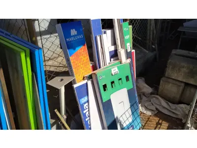 LOTE 323 - 01 LOTE COM VÁRIOS EXPOSITORES PARA TOMADAS. (NO ESTADO) ATENÇÃO! FAZER A VISITAÇÃO ANTES DE ARREMATAR, NÃO SABEMOS SE FUNCIONA. LEILÃO NÃO TEM GARANTIA E NEM DEVOLUÇÃO, SUJEITO A POSSÍVEIS AVARIAS VISÍVEIS/OCULTAS E/OU AUSÊNCIA DE COMPONENTES.