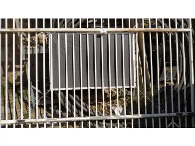 LOTE 324 - 01 PORTÃO DE FERRO COM APROXIMADAMENTE 4M. (NO ESTADO) ATENÇÃO! FAZER A VISITAÇÃO ANTES DE ARREMATAR, NÃO SABEMOS SE FUNCIONA. LEILÃO NÃO TEM GARANTIA E NEM DEVOLUÇÃO, SUJEITO A POSSÍVEIS AVARIAS VISÍVEIS/OCULTAS E/OU AUSÊNCIA DE COMPONENTES.