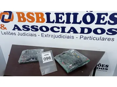 LOTE 096 - 02 PLACAS MÃE. (NO ESTADO) ATENÇÃO! FAZER A VISITAÇÃO ANTES DE ARREMATAR, NÃO SABEMOS SE FUNCIONA, LEILÃO NÃO TEM GARANTIA E NEM DEVOLUÇÃO, SUJEITO A POSSÍVEIS AVARIAS VISÍVEIS/OCULTAS E/OU AUSÊNCIA DE COMPONENTES.