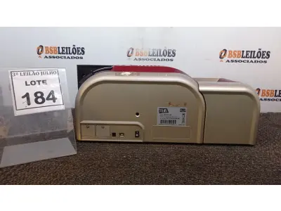 LOTE 184 - 01 IMPRESSORA DE CRACHÁ. (NO ESTADO) ATENÇÃO! FAZER A VISITAÇÃO ANTES DE ARREMATAR, NÃO SABEMOS SE FUNCIONA, LEILÃO NÃO TEM GARANTIA E NEM DEVOLUÇÃO, SUJEITO A POSSÍVEIS AVARIAS VISÍVEIS/OCULTAS E/OU AUSÊNCIA DE COMPONENTES.