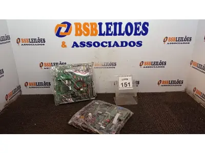 LOTE 151 - 02 PLACAS MÃE. (NO ESTADO) ATENÇÃO! FAZER A VISITAÇÃO ANTES DE ARREMATAR, NÃO SABEMOS SE FUNCIONA, LEILÃO NÃO TEM GARANTIA E NEM DEVOLUÇÃO, SUJEITO A POSSÍVEIS AVARIAS VISÍVEIS/OCULTAS E/OU AUSÊNCIA DE COMPONENTES.