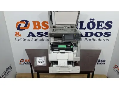 LOTE 039 - 01 IMPRESSORA MULTIFUNCIONAL MODELO SP4510SF MARCA RICOH. (NO ESTADO) ATENÇÃO! FAZER A VISITAÇÃO ANTES DE ARREMATAR, NÃO SABEMOS SE FUNCIONA, LEILÃO NÃO TEM GARANTIA E NEM DEVOLUÇÃO, SUJEITO A POSSÍVEIS AVARIAS VISÍVEIS/OCULTAS E/OU AUSÊNCIA DE COMPONENTES.