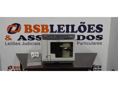 LOTE 123 - 01 IMPRESSORA E GRAVADORA DE CD E DVD PP100 II MARCA EPSON. (NO ESTADO) ATENÇÃO! FAZER A VISITAÇÃO ANTES DE ARREMATAR, NÃO SABEMOS SE FUNCIONA, LEILÃO NÃO TEM GARANTIA E NEM DEVOLUÇÃO, SUJEITO A POSSÍVEIS AVARIAS VISÍVEIS/OCULTAS E/OU AUSÊNCIA DE COMPONENTES.