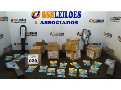 LOTE 025 - 04 DETECTORES DE METAL E GRANDE QUANTIDADE DE MARCADORES ADESIVOS. (NO ESTADO) ATENÇÃO! FAZER A VISITAÇÃO ANTES DE ARREMATAR, NÃO SABEMOS SE FUNCIONA, LEILÃO NÃO TEM GARANTIA E NEM DEVOLUÇÃO, SUJEITO A POSSÍVEIS AVARIAS VISÍVEIS/OCULTAS E/OU AUSÊNCIA DE COMPONENTES.