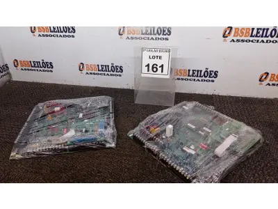 LOTE 161 - 02 PLACAS MÃE. (NO ESTADO) ATENÇÃO! FAZER A VISITAÇÃO ANTES DE ARREMATAR, NÃO SABEMOS SE FUNCIONA, LEILÃO NÃO TEM GARANTIA E NEM DEVOLUÇÃO, SUJEITO A POSSÍVEIS AVARIAS VISÍVEIS/OCULTAS E/OU AUSÊNCIA DE COMPONENTES.