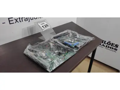 LOTE 128 - 02 PLACAS MÃE. (NO ESTADO) ATENÇÃO! FAZER A VISITAÇÃO ANTES DE ARREMATAR, NÃO SABEMOS SE FUNCIONA, LEILÃO NÃO TEM GARANTIA E NEM DEVOLUÇÃO, SUJEITO A POSSÍVEIS AVARIAS VISÍVEIS/OCULTAS E/OU AUSÊNCIA DE COMPONENTES.