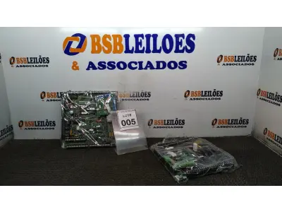 LOTE 005 - 02 PLACAS MÃE. (NO ESTADO) ATENÇÃO! FAZER A VISITAÇÃO ANTES DE ARREMATAR, NÃO SABEMOS SE FUNCIONA, LEILÃO NÃO TEM GARANTIA E NEM DEVOLUÇÃO, SUJEITO A POSSÍVEIS AVARIAS VISÍVEIS/OCULTAS E/OU AUSÊNCIA DE COMPONENTES.