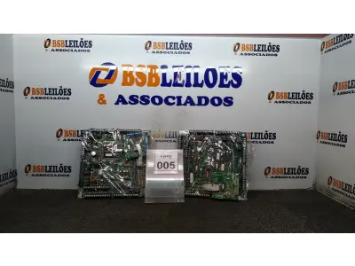 LOTE 005 - 02 PLACAS MÃE. (NO ESTADO) ATENÇÃO! FAZER A VISITAÇÃO ANTES DE ARREMATAR, NÃO SABEMOS SE FUNCIONA, LEILÃO NÃO TEM GARANTIA E NEM DEVOLUÇÃO, SUJEITO A POSSÍVEIS AVARIAS VISÍVEIS/OCULTAS E/OU AUSÊNCIA DE COMPONENTES.
