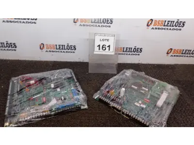 LOTE 161 - 02 PLACAS MÃE. (NO ESTADO) ATENÇÃO! FAZER A VISITAÇÃO ANTES DE ARREMATAR, NÃO SABEMOS SE FUNCIONA, LEILÃO NÃO TEM GARANTIA E NEM DEVOLUÇÃO, SUJEITO A POSSÍVEIS AVARIAS VISÍVEIS/OCULTAS E/OU AUSÊNCIA DE COMPONENTES.