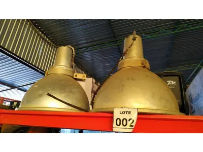 LOTE 002 - 02 LUMINÁRIAS PARA GALPÃO EM ALUMÍNIO. (NO ESTADO) ATENÇÃO! FAZER A VISITAÇÃO ANTES DE ARREMATAR, NÃO SABEMOS SE FUNCIONA, LEILÃO NÃO TEM GARANTIA E NEM DEVOLUÇÃO, SUJEITO A POSSÍVEIS AVARIAS VISÍVEIS/OCULTAS E/OU AUSÊNCIA DE COMPONENTES.
