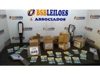 LOTE 025 - 04 DETECTORES DE METAL E GRANDE QUANTIDADE DE MARCADORES ADESIVOS. (NO ESTADO) ATENÇÃO! FAZER A VISITAÇÃO ANTES DE ARREMATAR, NÃO SABEMOS SE FUNCIONA, LEILÃO NÃO TEM GARANTIA E NEM DEVOLUÇÃO, SUJEITO A POSSÍVEIS AVARIAS VISÍVEIS/OCULTAS E/OU AUSÊNCIA DE COMPONENTES.