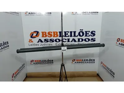 LOTE 092 - 01 TELA DE PROJEÇÃO RETRÁTIL. (NO ESTADO) ATENÇÃO! FAZER A VISITAÇÃO ANTES DE ARREMATAR, NÃO SABEMOS SE FUNCIONA, LEILÃO NÃO TEM GARANTIA E NEM DEVOLUÇÃO, SUJEITO A POSSÍVEIS AVARIAS VISÍVEIS/OCULTAS E/OU AUSÊNCIA DE COMPONENTES.
