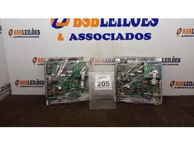 LOTE 205 - 02 PLACAS MÃE. (NO ESTADO) ATENÇÃO! FAZER A VISITAÇÃO ANTES DE ARREMATAR, NÃO SABEMOS SE FUNCIONA, LEILÃO NÃO TEM GARANTIA E NEM DEVOLUÇÃO, SUJEITO A POSSÍVEIS AVARIAS VISÍVEIS/OCULTAS E/OU AUSÊNCIA DE COMPONENTES.