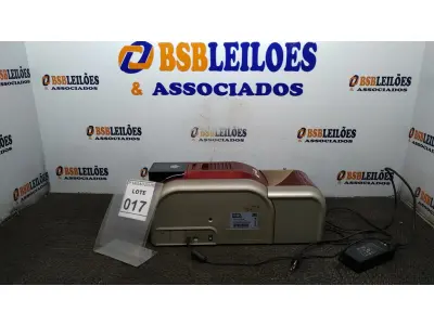 LOTE 017 - 01 IMPRESSORA DE CRACHÁ. (NO ESTADO) ATENÇÃO! FAZER A VISITAÇÃO ANTES DE ARREMATAR, NÃO SABEMOS SE FUNCIONA, LEILÃO NÃO TEM GARANTIA E NEM DEVOLUÇÃO, SUJEITO A POSSÍVEIS AVARIAS VISÍVEIS/OCULTAS E/OU AUSÊNCIA DE COMPONENTES.