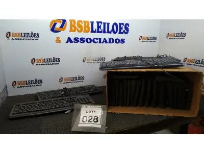 LOTE 028 - 01 LOTE COM GRANDE QUANTIDADE DE TECLADOS PARA PC DE MARCAS E MODELOS DIVERSOS. (NO ESTADO) ATENÇÃO! FAZER A VISITAÇÃO ANTES DE ARREMATAR, NÃO SABEMOS SE FUNCIONA, LEILÃO NÃO TEM GARANTIA E NEM DEVOLUÇÃO, SUJEITO A POSSÍVEIS AVARIAS VISÍVEIS/OCULTAS E/OU AUSÊNCIA DE COMPONENTES.