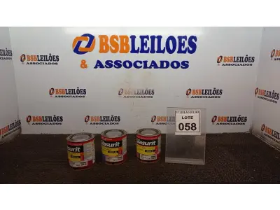 LOTE 058 - 03 LATAS DE ESMALTE SINTÉTICO DE 900ML CORES VARIADAS MARCA GLASURIT. (NO ESTADO) ATENÇÃO! FAZER A VISITAÇÃO ANTES DE ARREMATAR, NÃO SABEMOS SE FUNCIONA, LEILÃO NÃO TEM GARANTIA E NEM DEVOLUÇÃO, SUJEITO A POSSÍVEIS AVARIAS VISÍVEIS/OCULTAS E/OU AUSÊNCIA DE COMPONENTES.