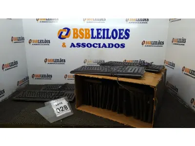 LOTE 028 - 01 LOTE COM GRANDE QUANTIDADE DE TECLADOS PARA PC DE MARCAS E MODELOS DIVERSOS. (NO ESTADO) ATENÇÃO! FAZER A VISITAÇÃO ANTES DE ARREMATAR, NÃO SABEMOS SE FUNCIONA, LEILÃO NÃO TEM GARANTIA E NEM DEVOLUÇÃO, SUJEITO A POSSÍVEIS AVARIAS VISÍVEIS/OCULTAS E/OU AUSÊNCIA DE COMPONENTES.