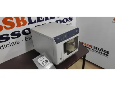 LOTE 123 - 01 IMPRESSORA E GRAVADORA DE CD E DVD PP100 II MARCA EPSON. (NO ESTADO) ATENÇÃO! FAZER A VISITAÇÃO ANTES DE ARREMATAR, NÃO SABEMOS SE FUNCIONA, LEILÃO NÃO TEM GARANTIA E NEM DEVOLUÇÃO, SUJEITO A POSSÍVEIS AVARIAS VISÍVEIS/OCULTAS E/OU AUSÊNCIA DE COMPONENTES.