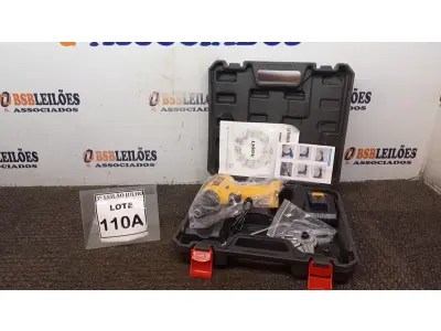 LOTE 110 - PARAFUSADEIRA 48V A BATERIAS E ADAPTADOR CORTADOR DE CHAPA COM MALETA (NO ESTADO) ATENÇÃO! FAZER A VISITAÇÃO ANTES DE ARREMATAR, NÃO SABEMOS SE FUNCIONA, LEILÃO NÃO TEM GARANTIA E NEM DEVOLUÇÃO, SUJEITO A POSSÍVEIS AVARIAS VISÍVEIS/OCULTAS E/OU AUSÊNCIA DE COMPONENTES.