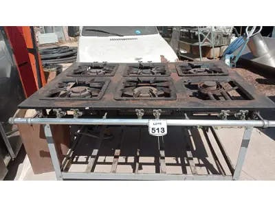 LOTE 513 - 01 FOGÃO INDUSTRIAL 6 BOCAS. (NO ESTADO) ATENÇÃO! FAZER A VISITAÇÃO ANTES DE ARREMATAR, NÃO SABEMOS SE FUNCIONA, LEILÃO NÃO TEM GARANTIA E NEM DEVOLUÇÃO, SUJEITO A POSSÍVEIS AVARIAS VISÍVEIS/OCULTAS E/OU AUSÊNCIA DE COMPONENTES.